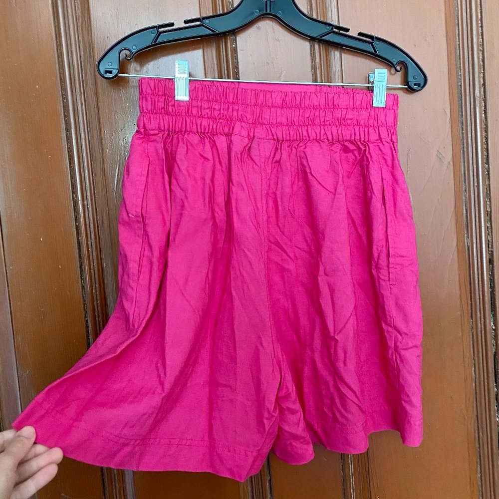Erika Petites vintage fuchsia rayon shorts Medium